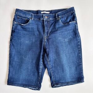 Levi’s Bermuda Shorts Blue Jean Shorts Size 32